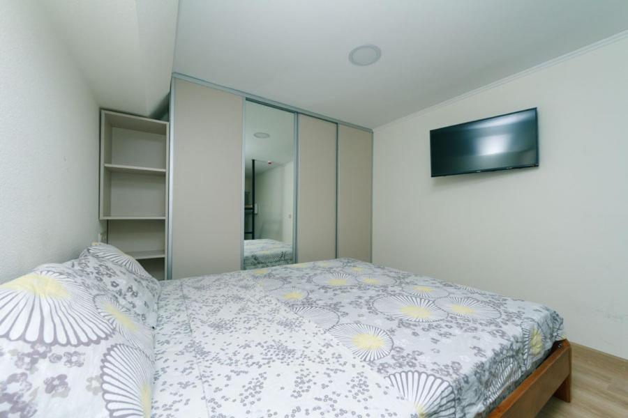 Inn Smarthause Apartments Kiev Buitenkant foto